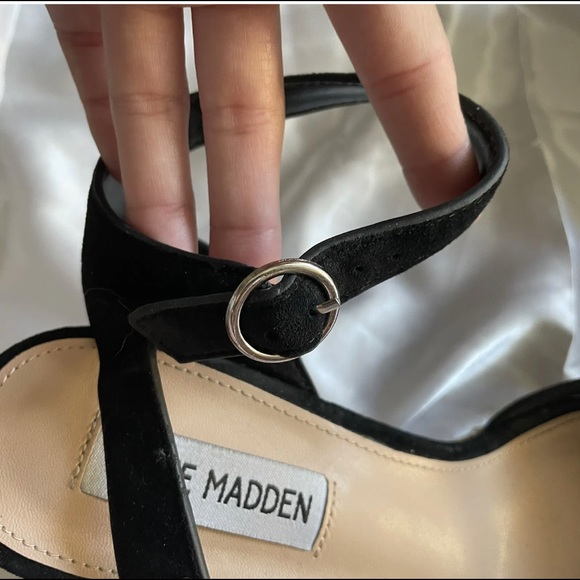 STEVE MADDEN Wedge Heel Size 7.5 Womens Black Ankle Strap Straw - Picture 3 of 6